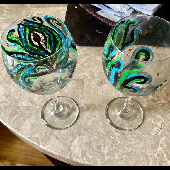 Hand painted Peacock Feather wine glasses set of 2 - Picture 3 of 5